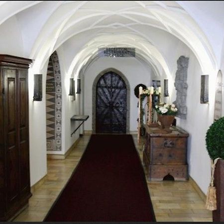 Schlosshotel Post Edelfreisitz Sprengenstein Imst Exteriör bild