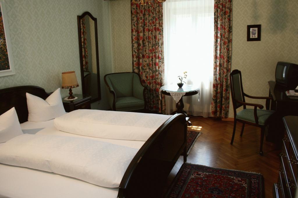 Schlosshotel Post Edelfreisitz Sprengenstein Imst Exteriör bild