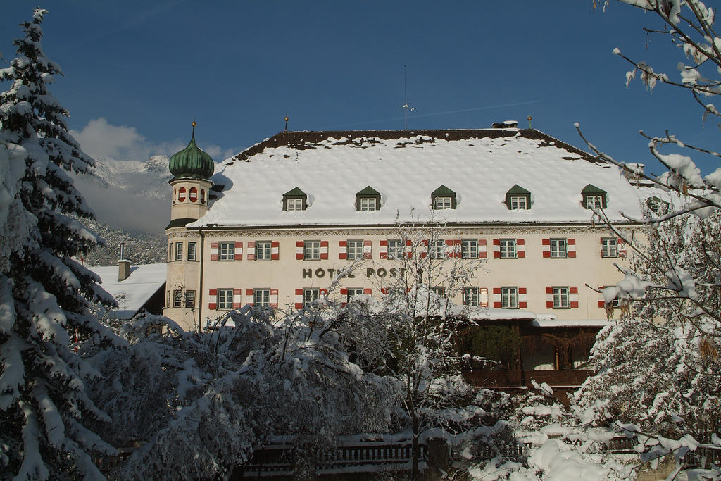 Schlosshotel Post Edelfreisitz Sprengenstein Imst Rum bild